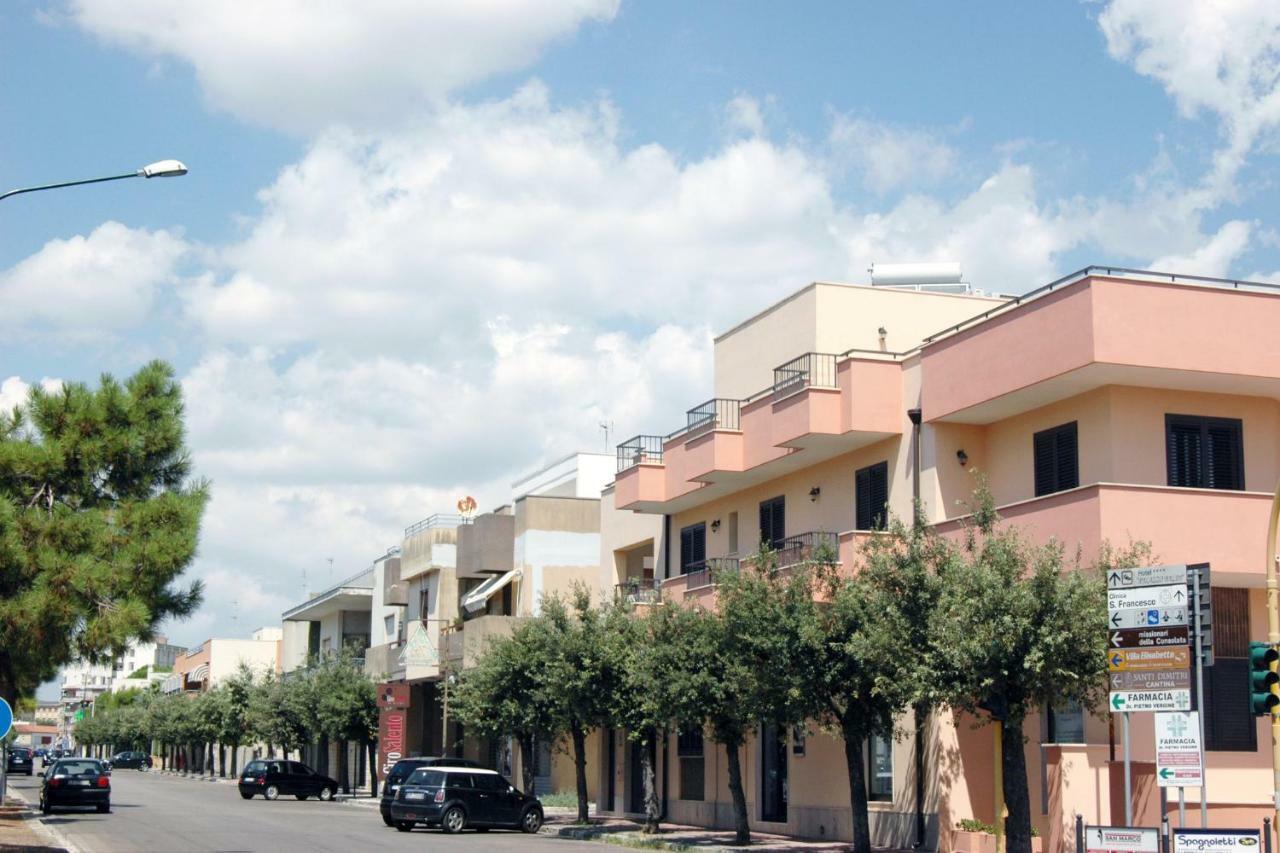 גלאטינה Vittoria Resort Residence-B&B מראה חיצוני תמונה